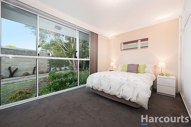 25 Westerfield Drive, Notting Hill VIC 3168, Image 2