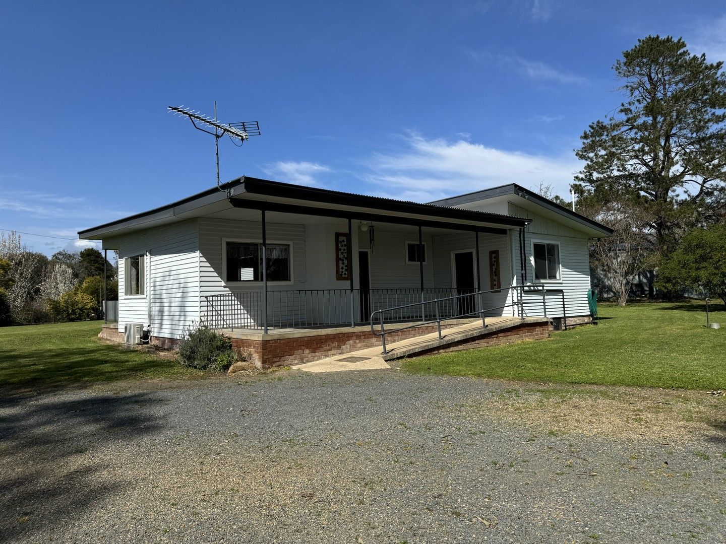 29 East Street, Tumut NSW 2720 House For Rent 400 Domain