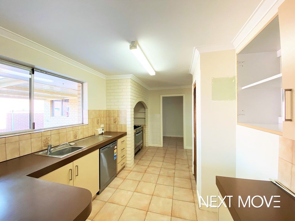 4 bedrooms House in 288 Hamilton Road SPEARWOOD WA, 6163