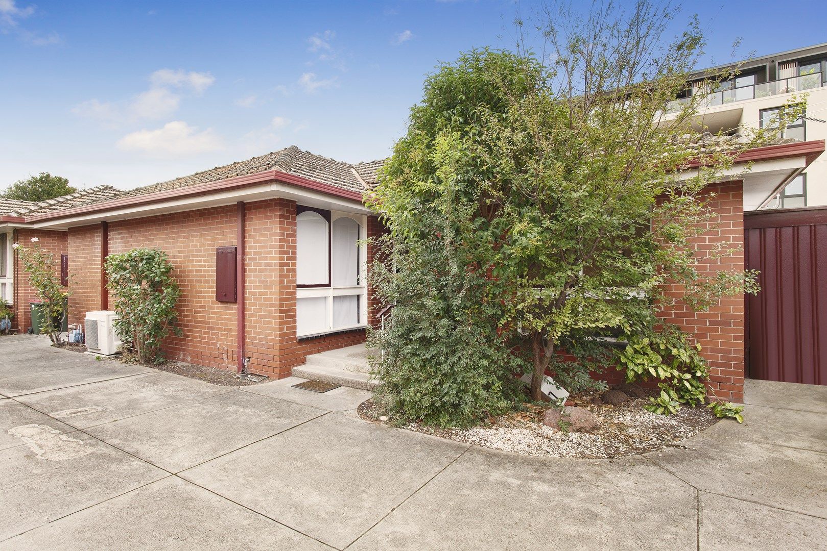 3 bedrooms Apartment / Unit / Flat in 4/32 Truganini Road CARNEGIE VIC, 3163
