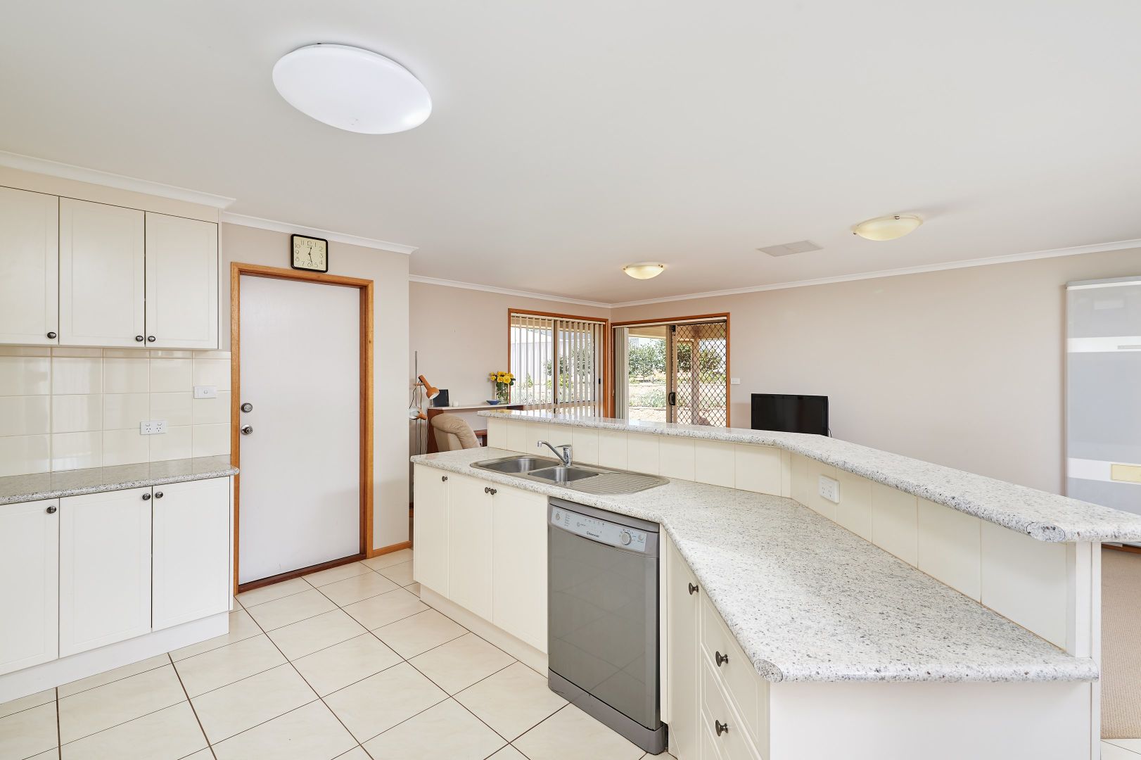 83 Kaloona Drive, Bourkelands NSW 2650, Image 1