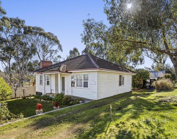 3 Dalma Avenue, Castlemaine VIC 3450