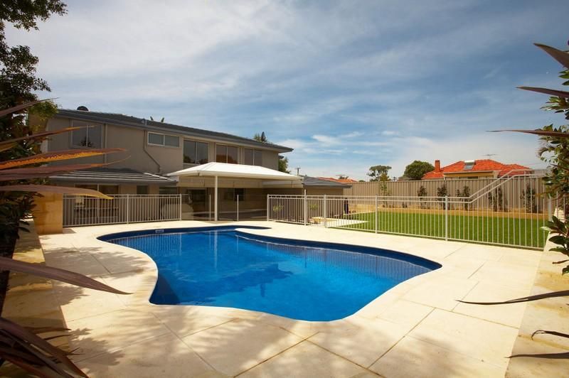 53 Dover Road, SCARBOROUGH WA 6019, Image 2