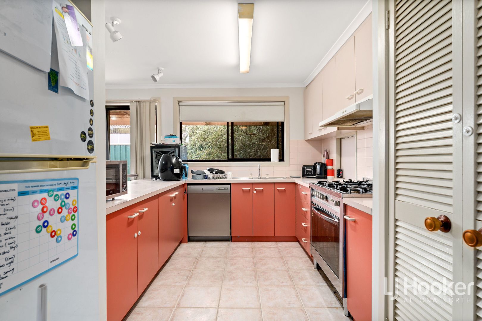 27 Saddington Avenue, Hoppers Crossing VIC 3029, Image 2