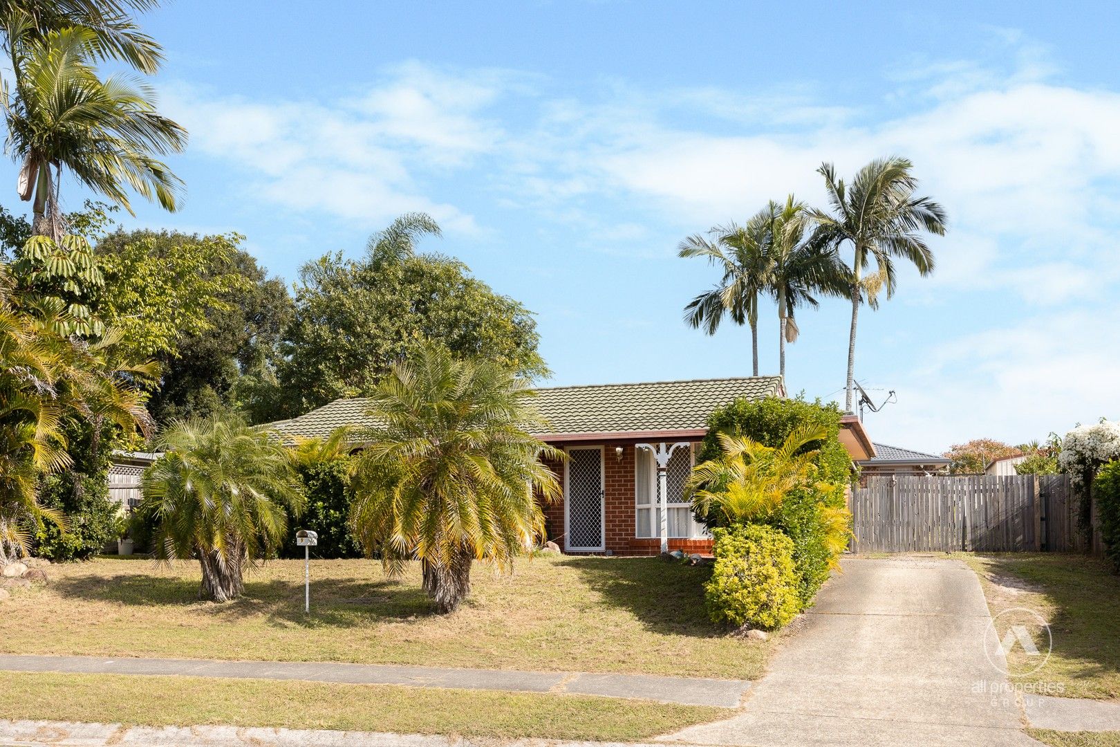 3 bedrooms House in 9 Rundell Street CRESTMEAD QLD, 4132