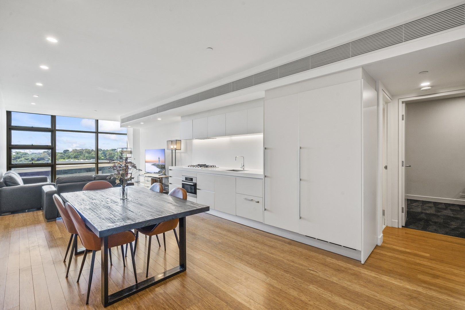 2 bedrooms Apartment / Unit / Flat in 1005/8 Kavanagh St SOUTHBANK VIC, 3006