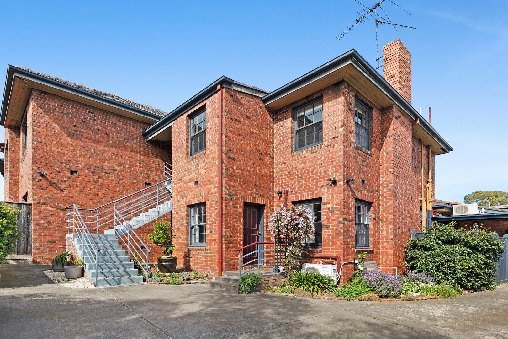 2 bedrooms Townhouse in 3/4 Barkers  Road HAWTHORN VIC, 3122