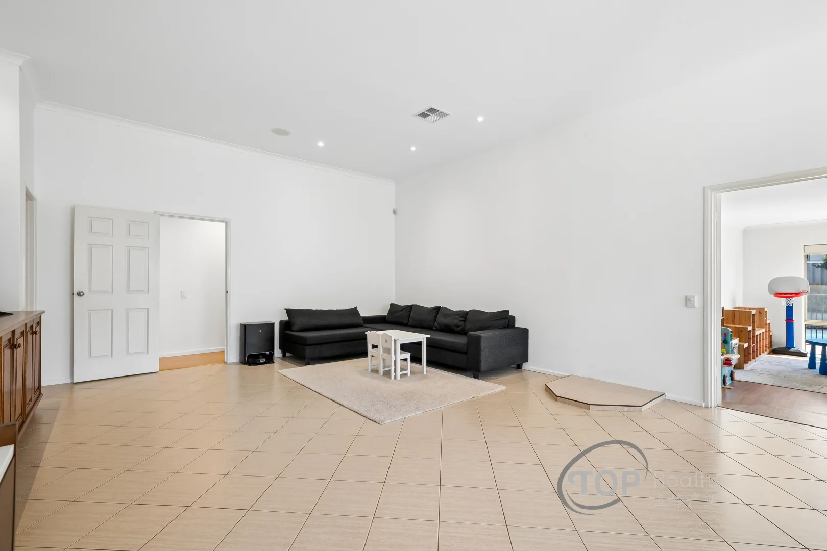 Additional image 5 of 34 Sinclair Crescent, Winthrop WA 6150