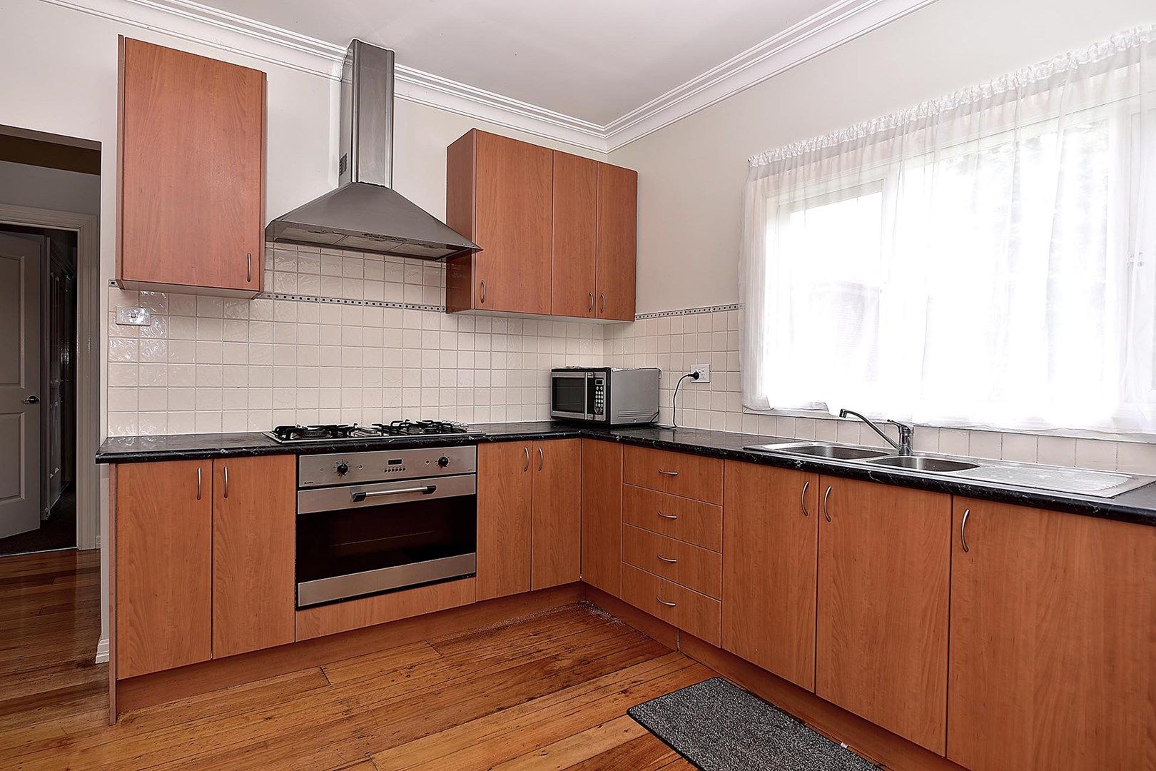 3 bedrooms House in 50 Fairhills Parade GLEN WAVERLEY VIC, 3150