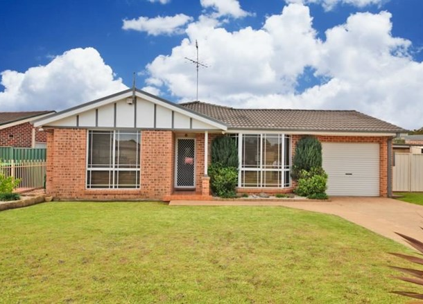 49 Robson Crescent, St Helens Park NSW 2560
