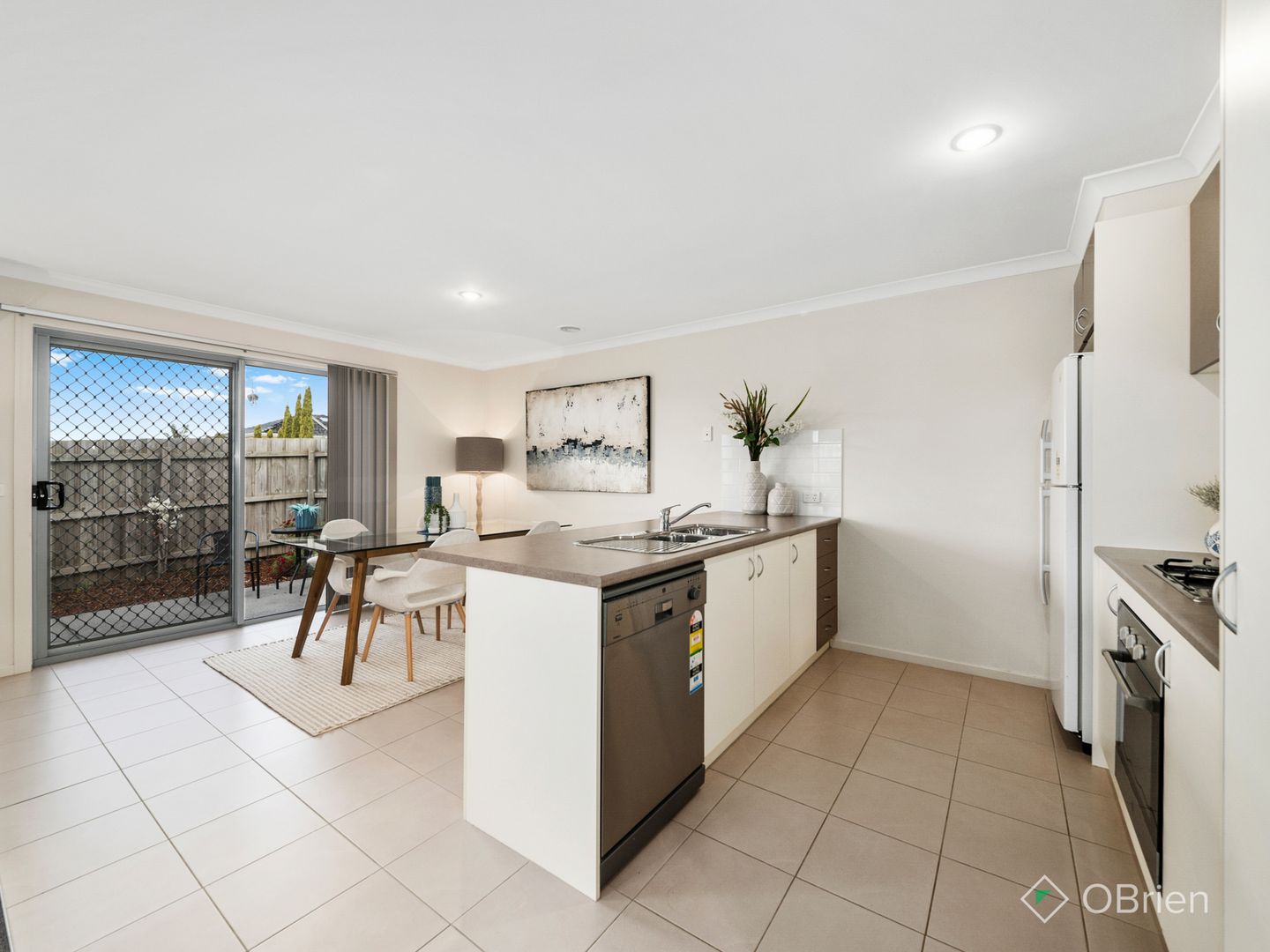 14/6-16 Diston Court, Pakenham VIC 3810, Image 2