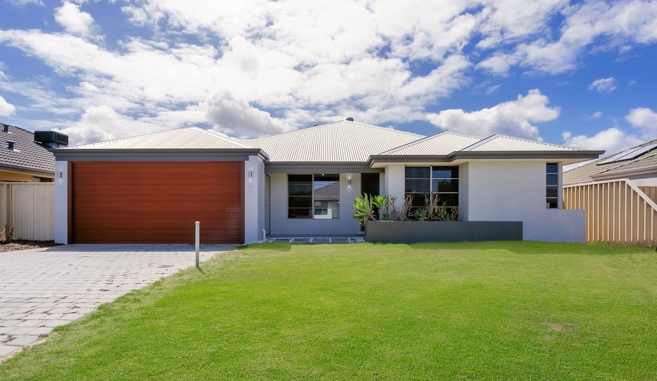 4 bedrooms House in 5 Claremorris Parkway BUTLER WA, 6036