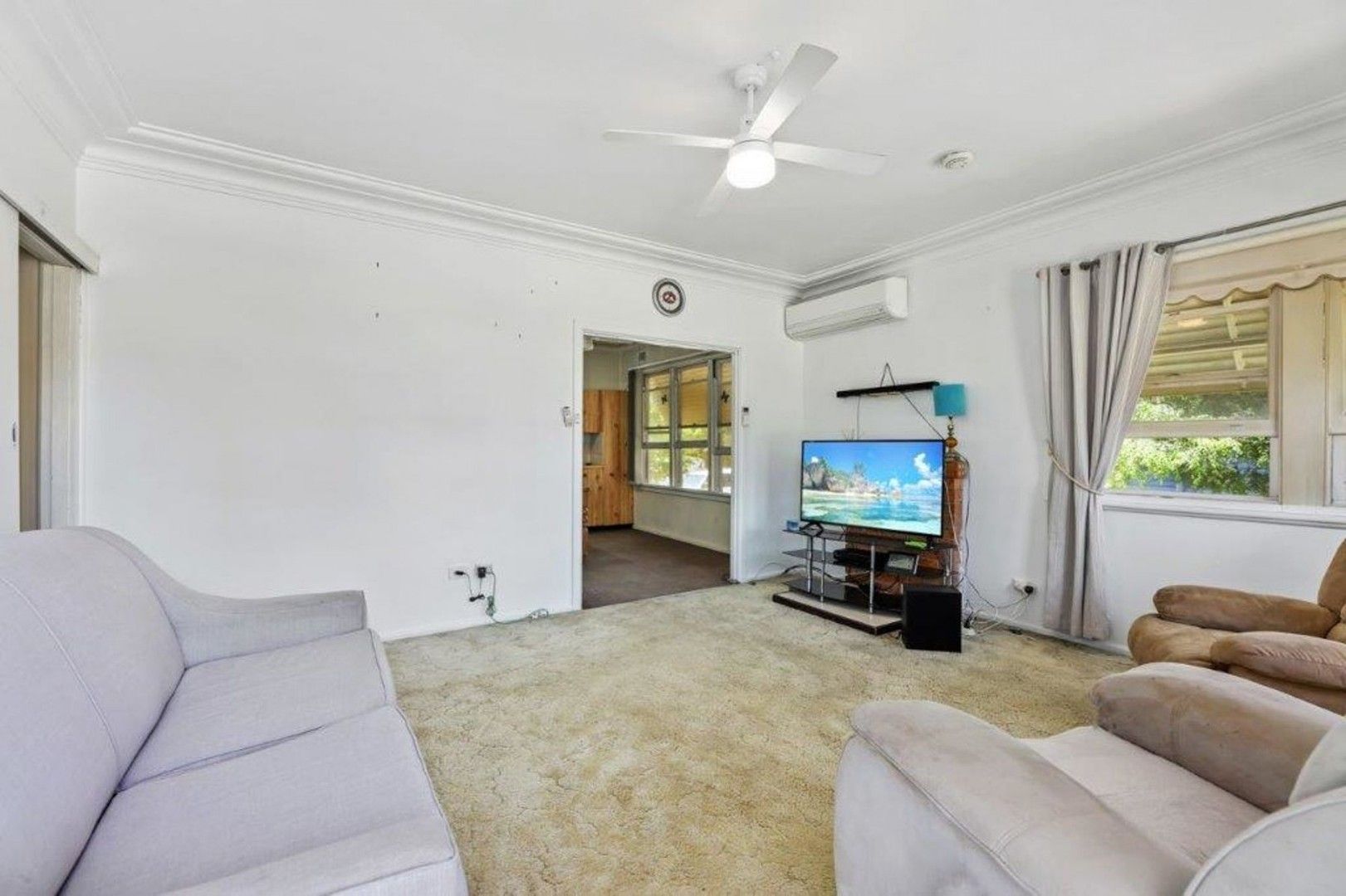 5 bedrooms House in 12 Central Avenue TAMWORTH NSW, 2340