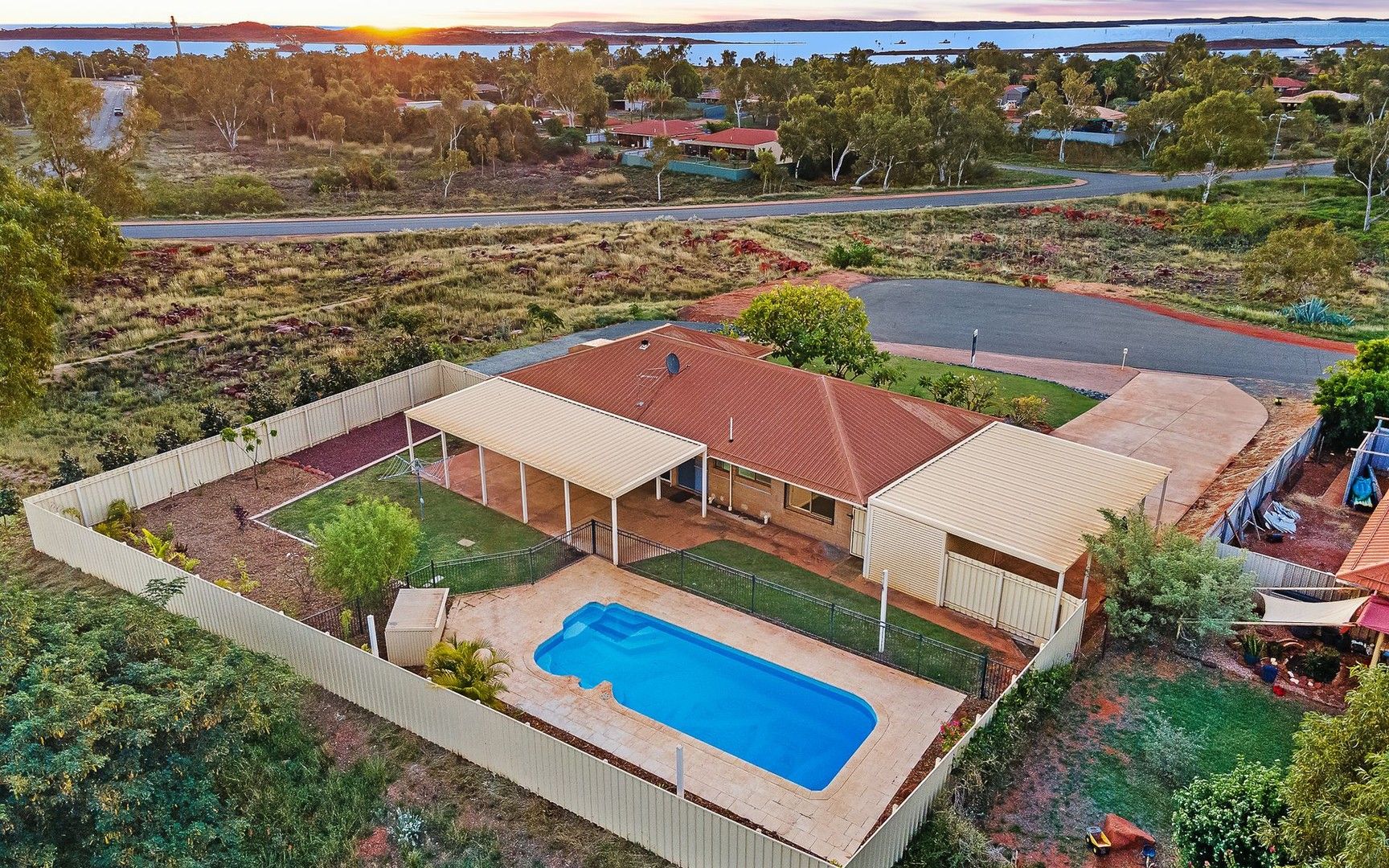 3 bedrooms House in 15 Robe Crescent DAMPIER WA, 6713