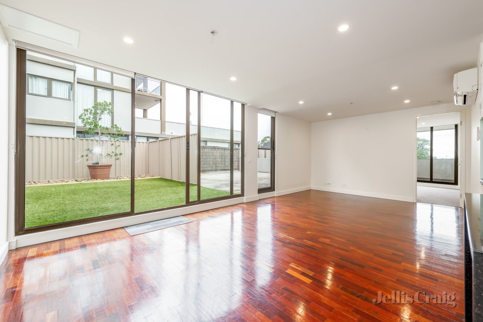 2 bedrooms Apartment / Unit / Flat in 108/3 Kiernan Avenue IVANHOE VIC, 3079