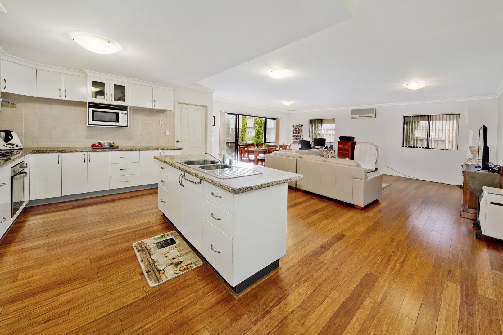 4 bedrooms House in 89A Hillsborough Drive NOLLAMARA WA, 6061