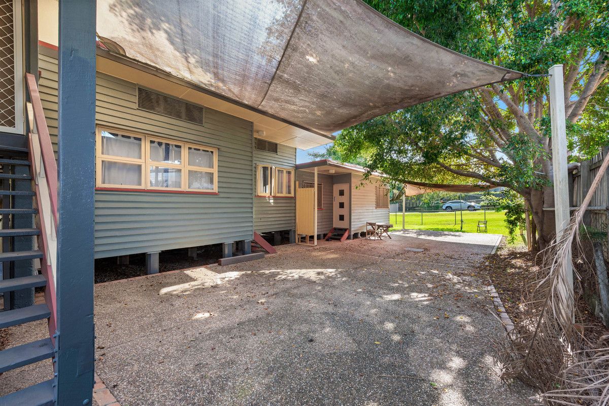 82 Raff Avenue, Holland Park QLD 4121, Image 2