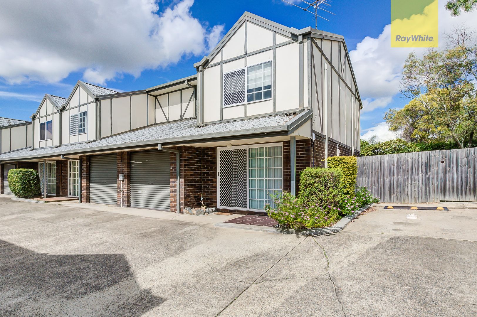 3/4 Pendlebury Court, Edens Landing QLD 4207, Image 2