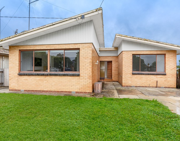 213 Park Street West, Delacombe VIC 3356