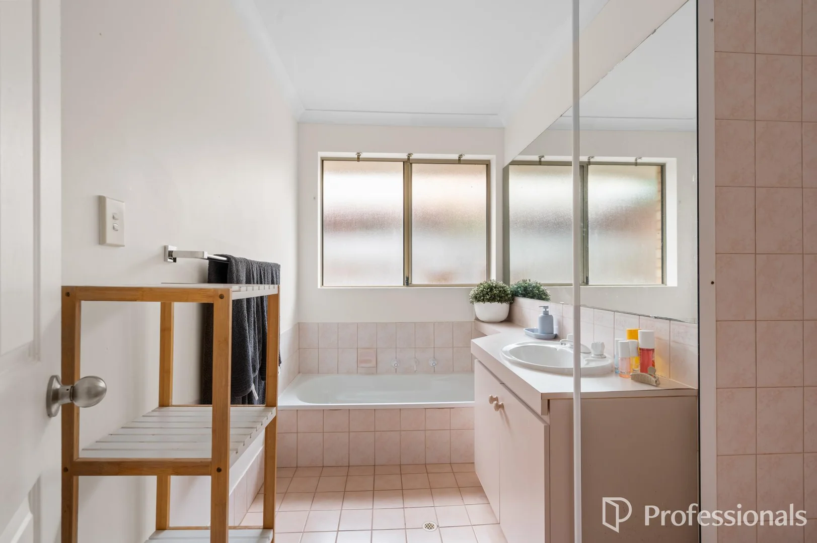 Additional image 10 of 10B Riverina Way, Hannans WA 6430