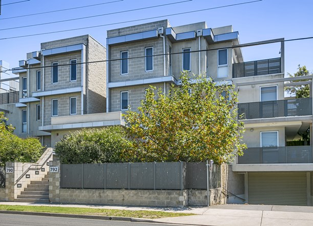 2/790-792 Warrigal Road, Malvern East VIC 3145