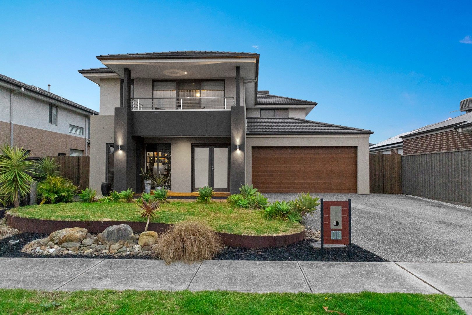 4 bedrooms House in 12 Casandra Court BERWICK VIC, 3806
