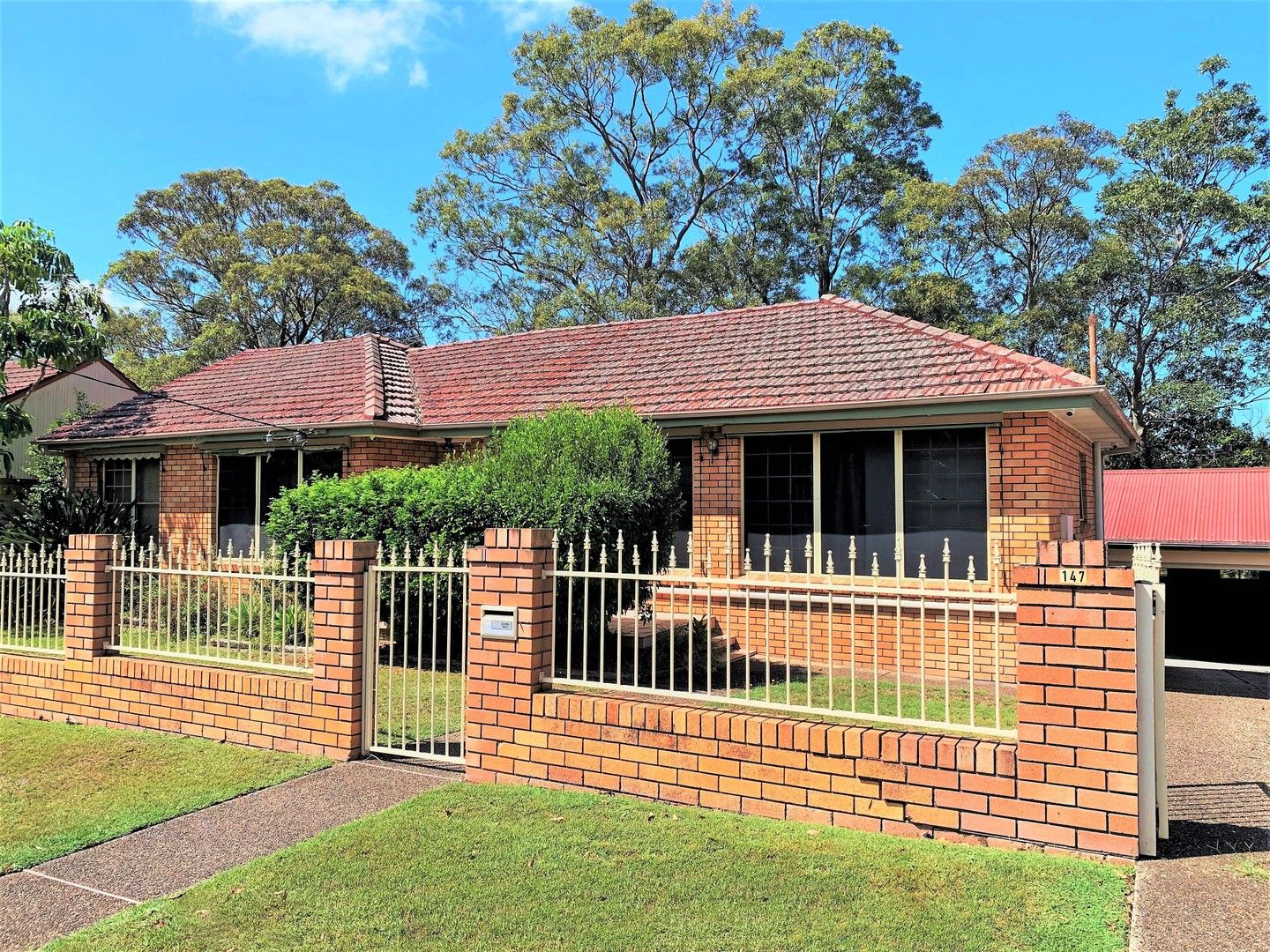 3 bedrooms House in 147 Northcott Drive ADAMSTOWN HEIGHTS NSW, 2289