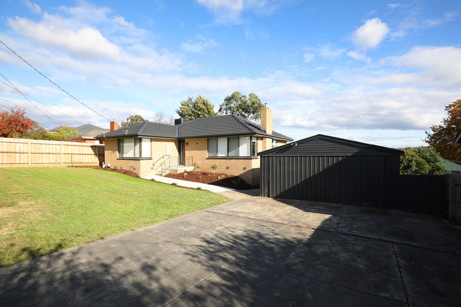 3 bedrooms House in 25 Numeralla St MOOROOLBARK VIC, 3138