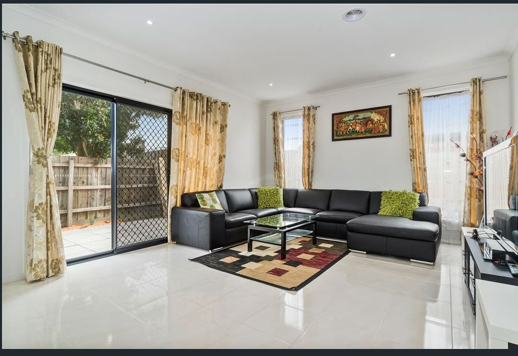 4 bedrooms House in 6B Cambridge Street FRANKSTON VIC, 3199