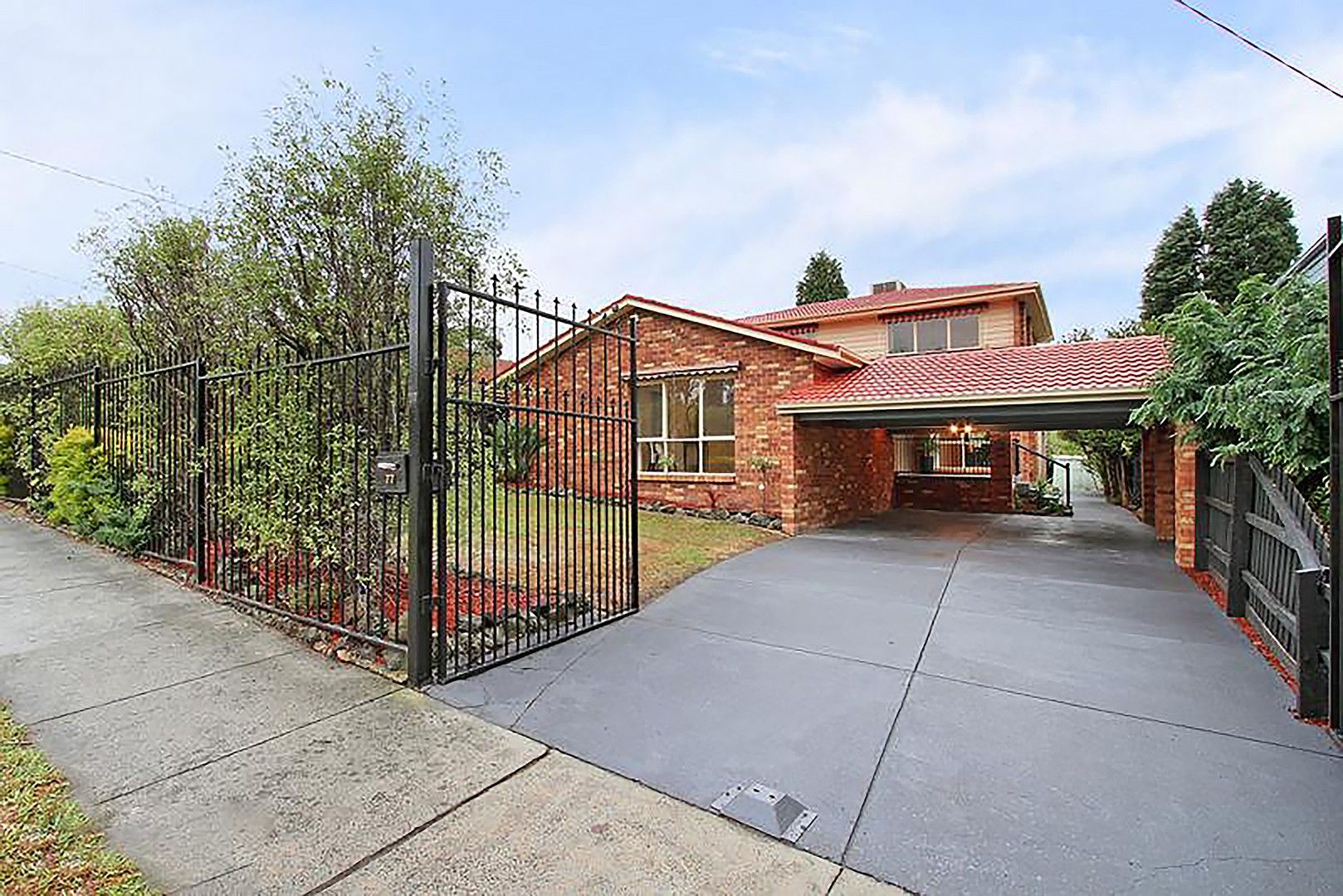 5 bedrooms House in 77 Cathies Lane WANTIRNA SOUTH VIC, 3152