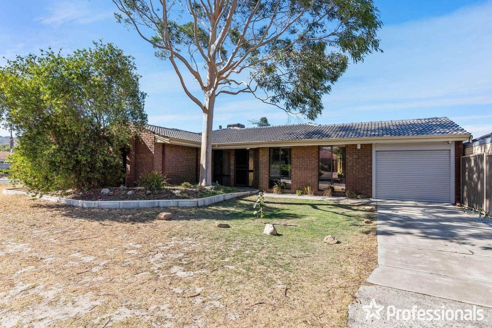 3 bedrooms House in 11 Essex Street FORRESTFIELD WA, 6058