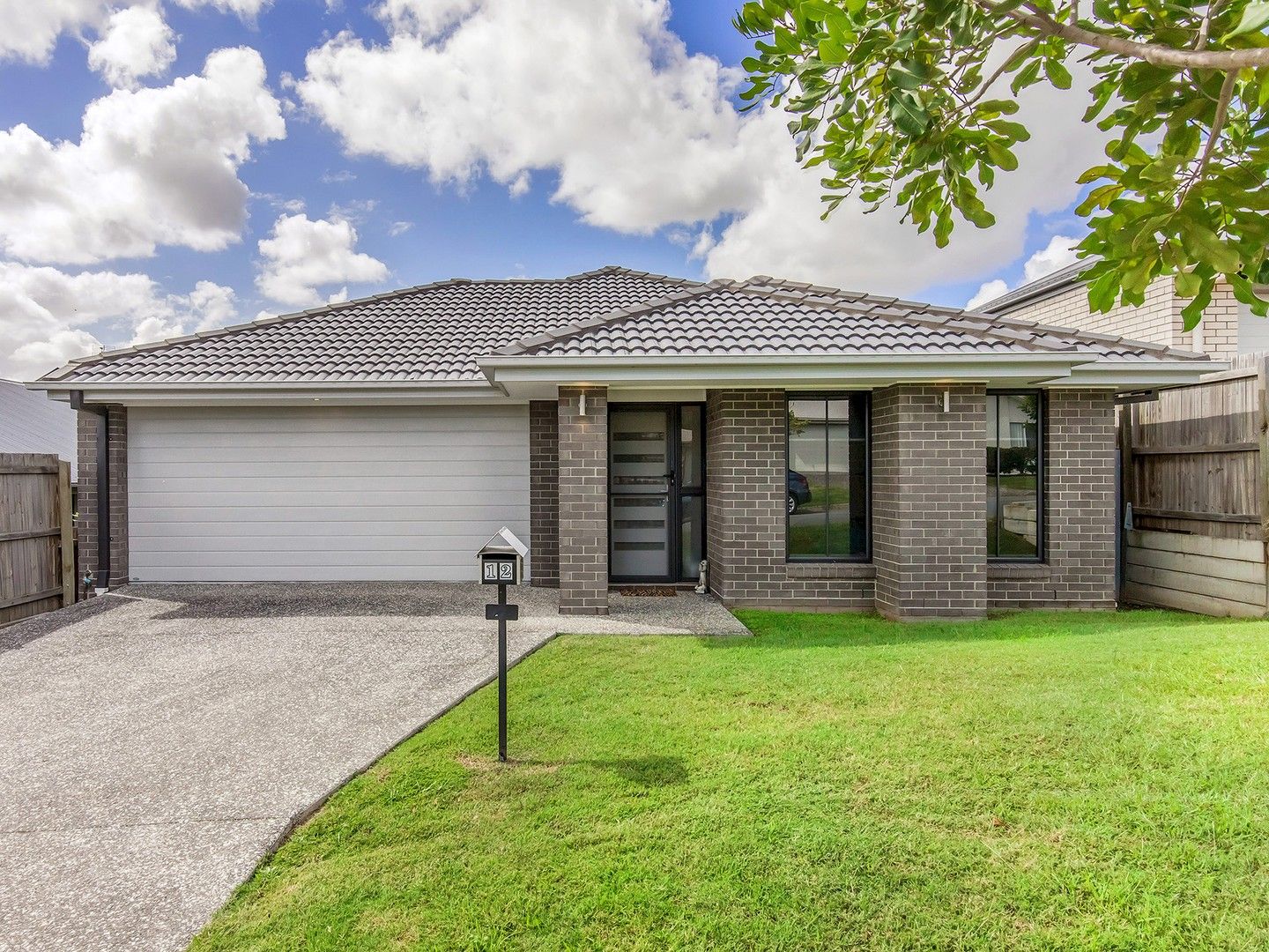 4 bedrooms House in 12 Arrowsmith Crescent ORMEAU HILLS QLD, 4208