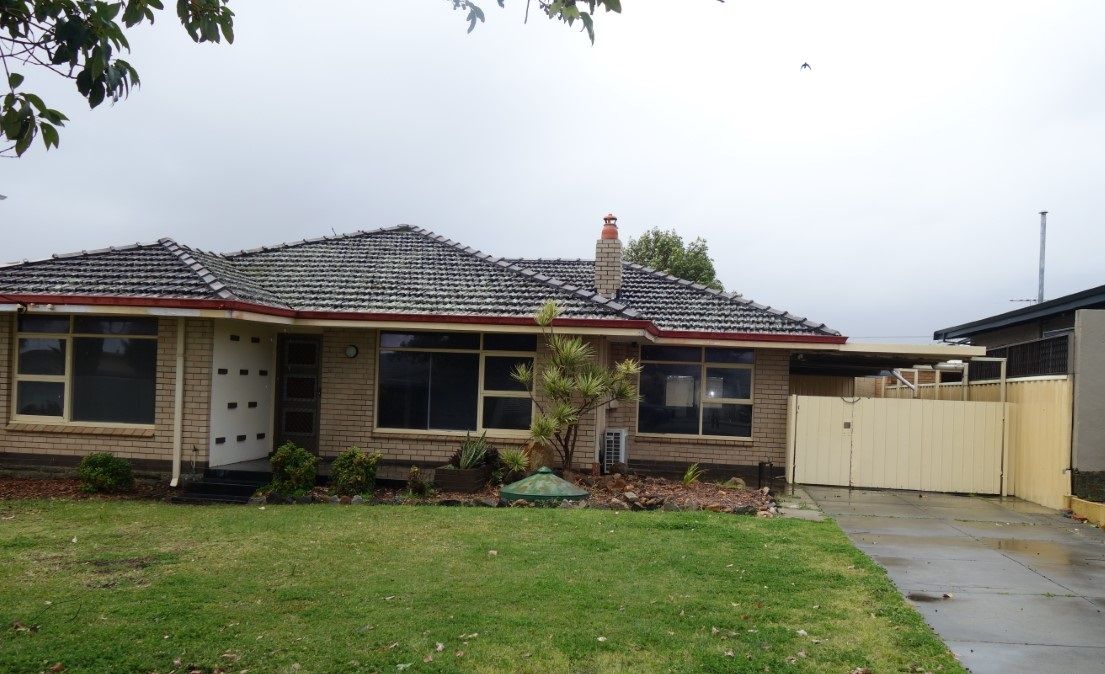 4 bedrooms House in 21 White Street OSBORNE PARK WA, 6017