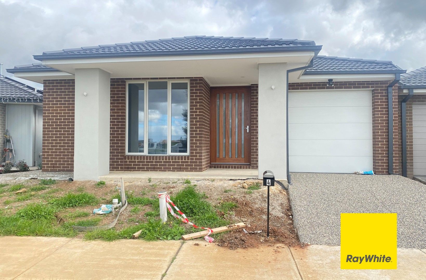 3 bedrooms House in 4 Tendulkar Drive ROCKBANK VIC, 3335