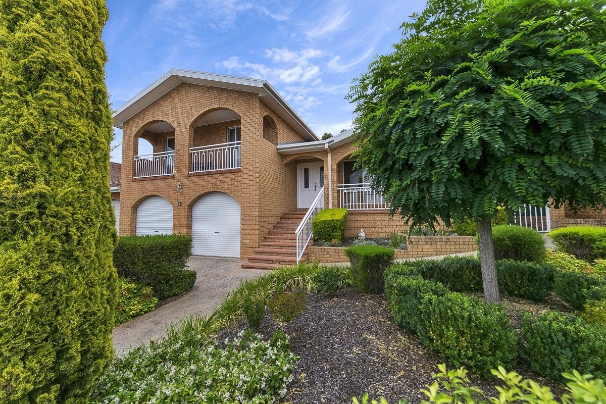 52 Sassafras Crescent, Queanbeyan NSW 2620, Image 0