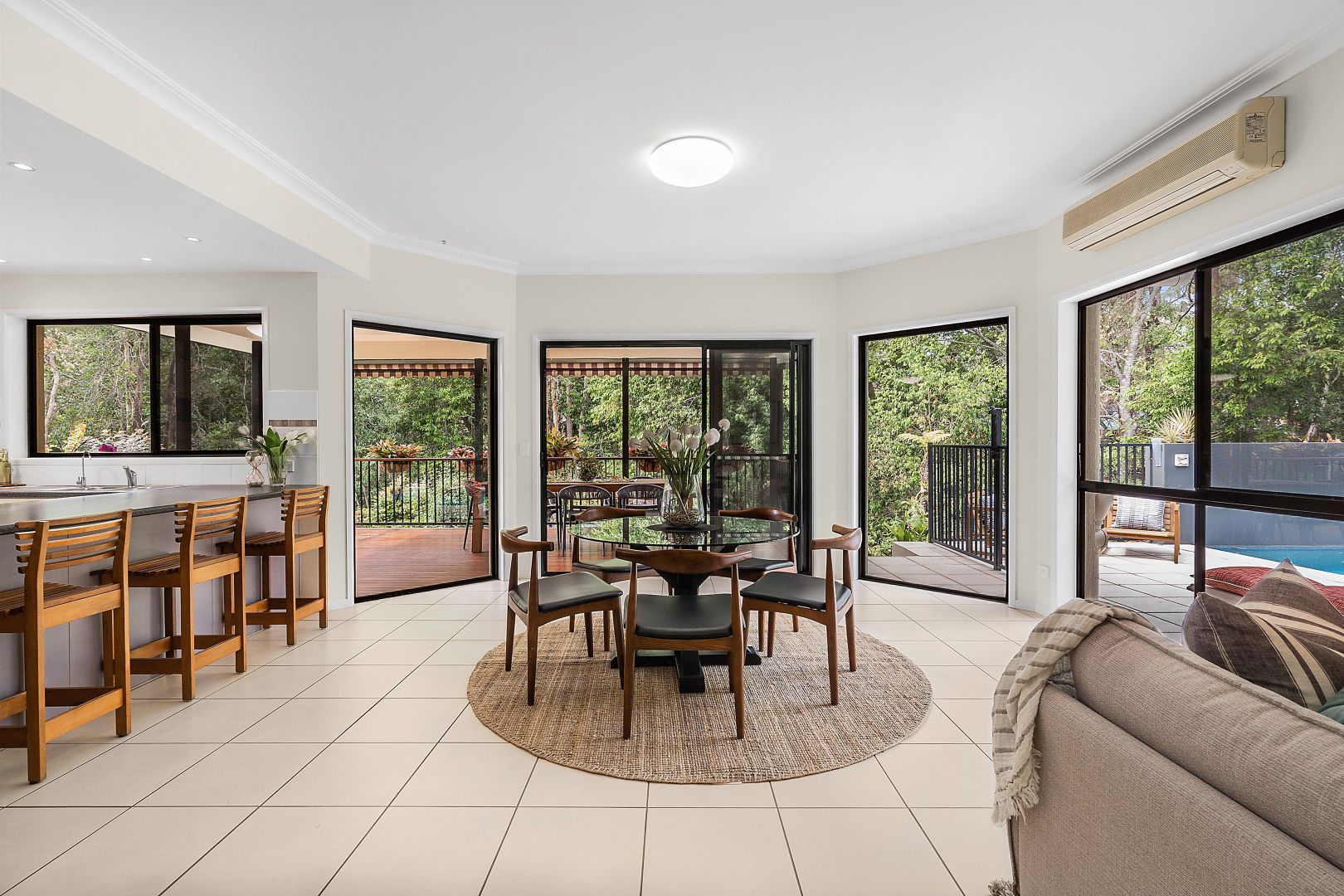 79 Buckland Road, Everton Hills QLD 4053, Image 2