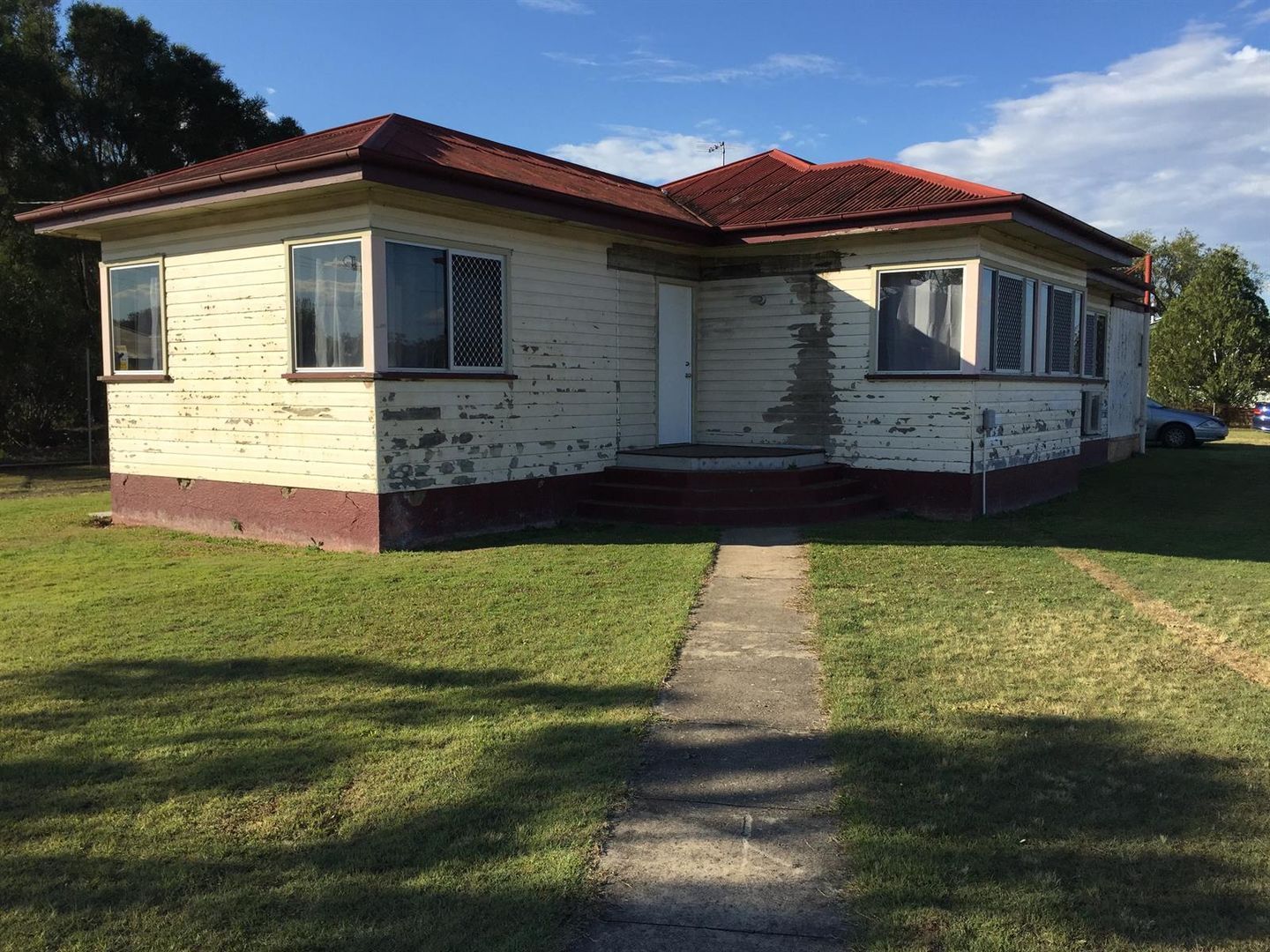 3 bedrooms House in 4 River Road DINMORE QLD, 4303