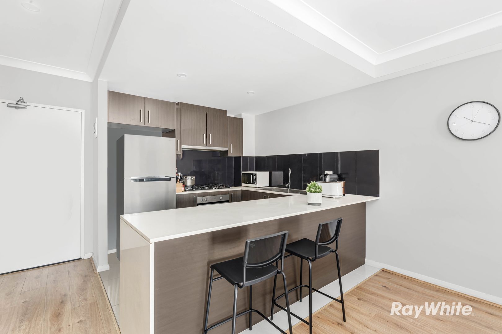 302/8B Myrtle Street, Prospect NSW 2148, Image 2