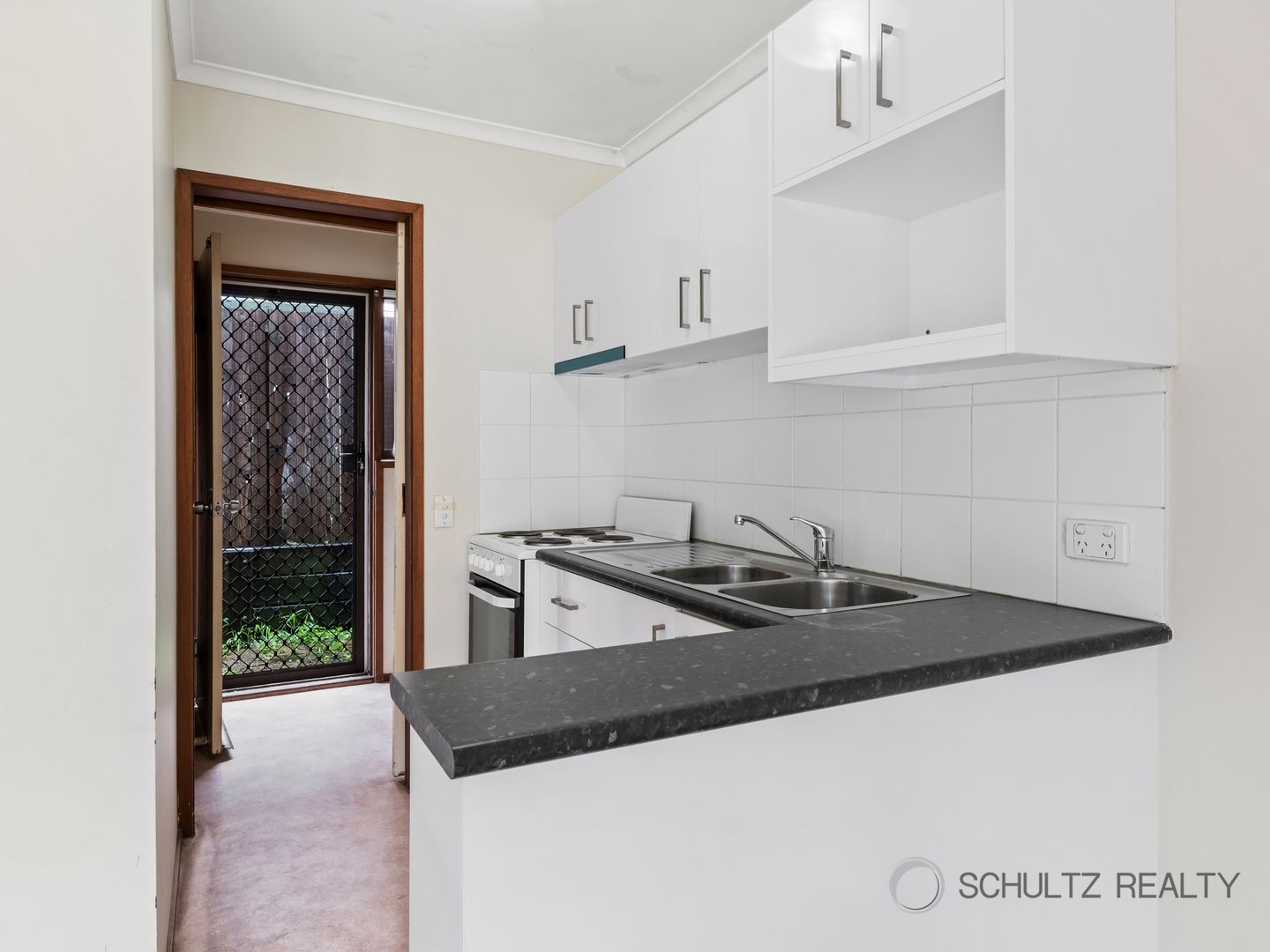 8/11 Muchow Street, Beenleigh QLD 4207, Image 2