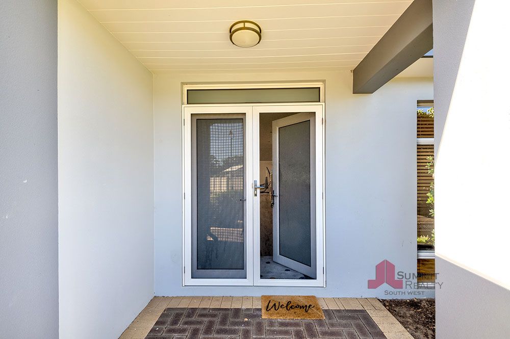 28 Jury Bend, Carey Park WA 6230, Image 2