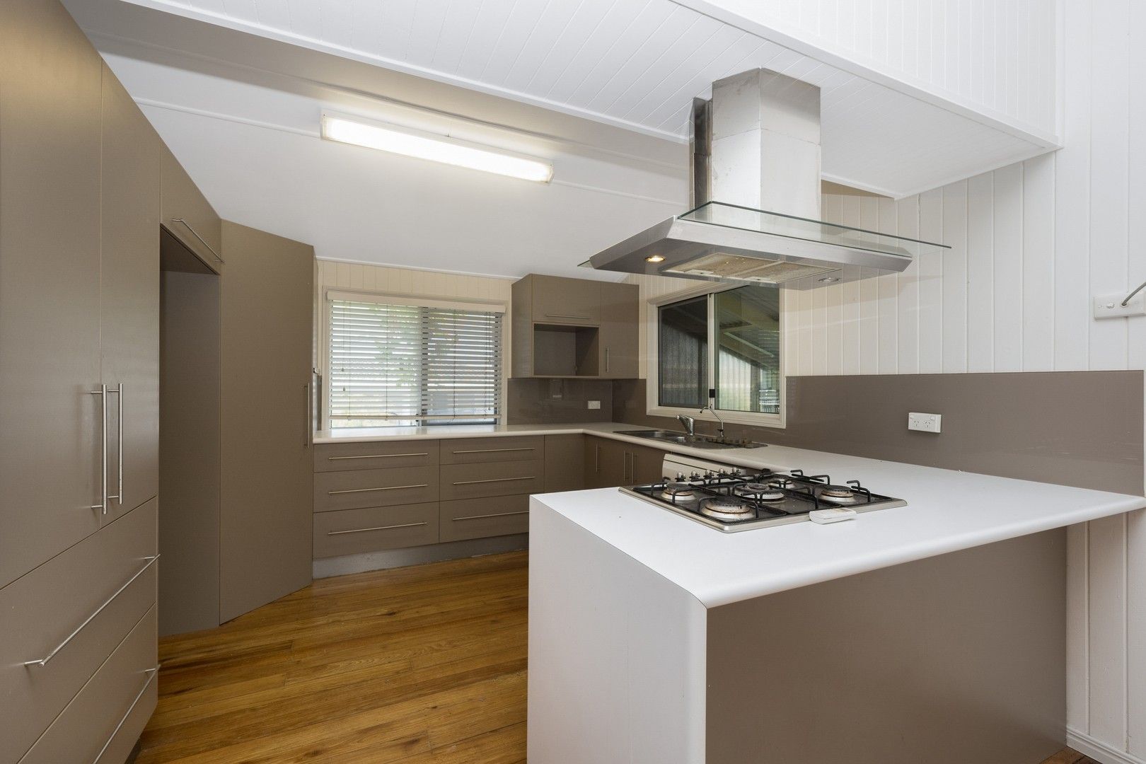 3 bedrooms House in 6 Camp Street MUNDINGBURRA QLD, 4812