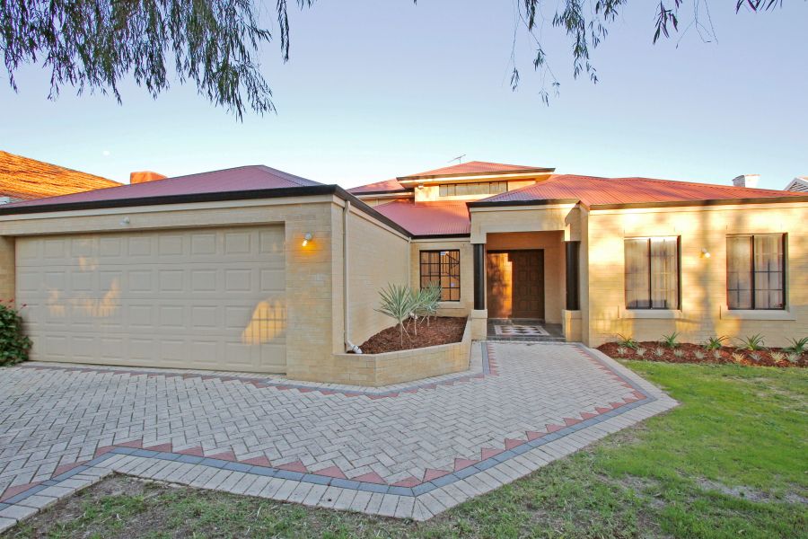 5 bedrooms House in 72 Dane Street EAST VICTORIA PARK WA, 6101