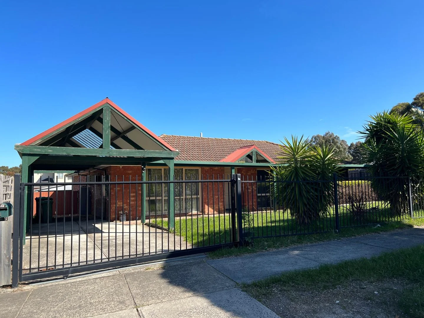 1 Saxonwood Drive, Narre Warren VIC 3805