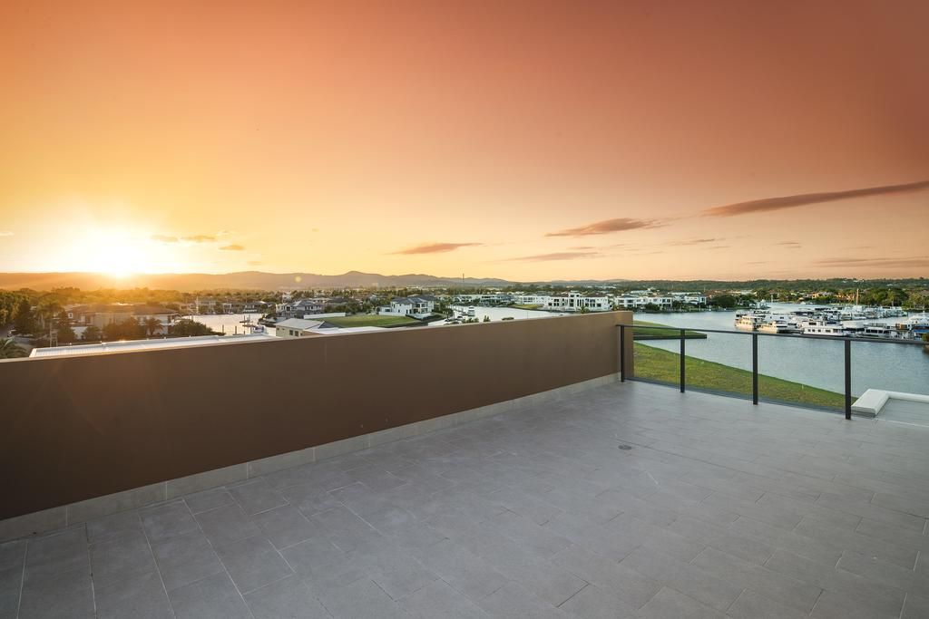 5206/52 Harbourview Drive, Hope Island QLD 4212, Image 2