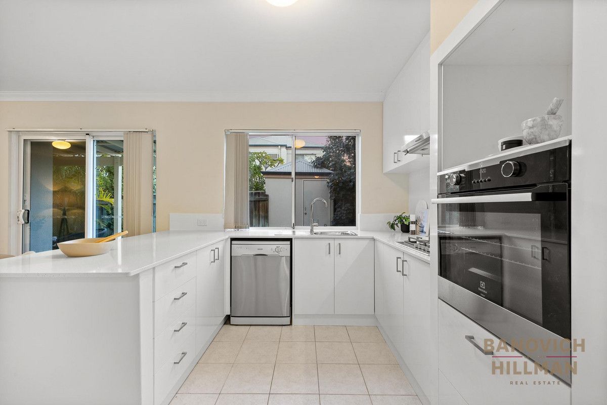 2/7 Macleod Road, Applecross WA 6153, Image 2