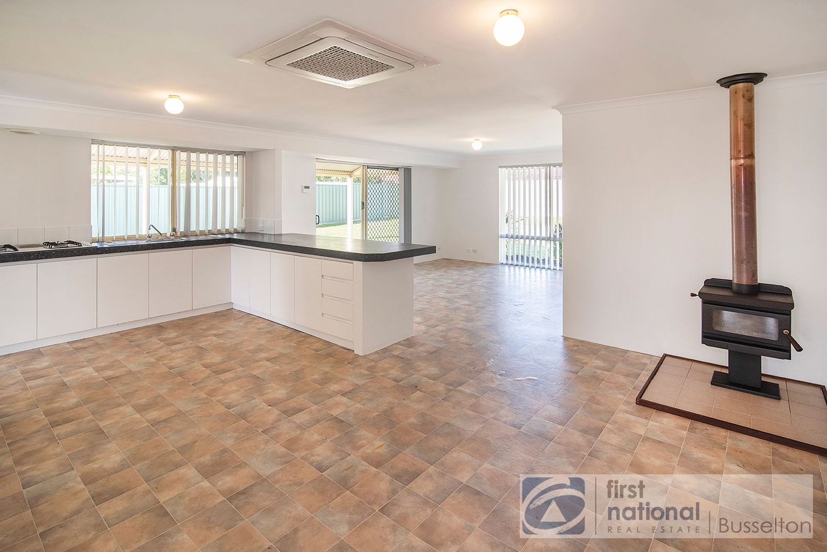 20 Dotterell Crescent, Geographe WA 6280, Image 2