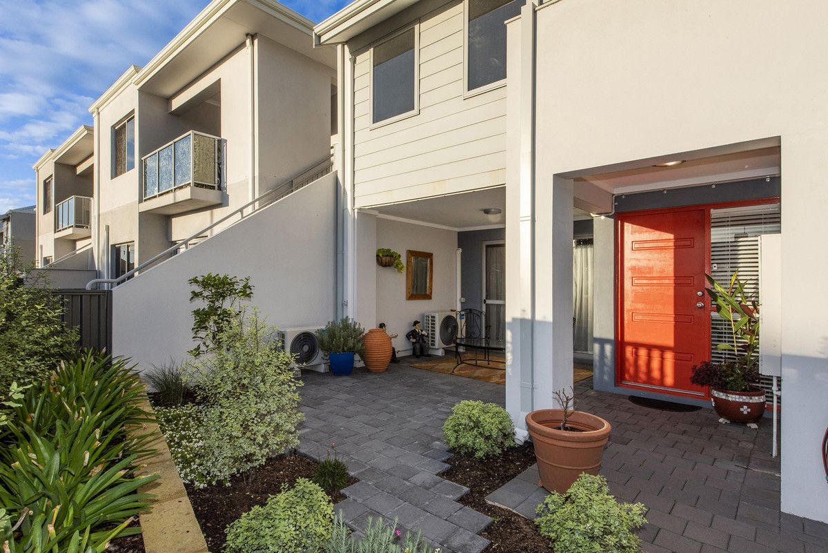 3 bedrooms Townhouse in 18 Stirling Grove MANDURAH WA, 6210