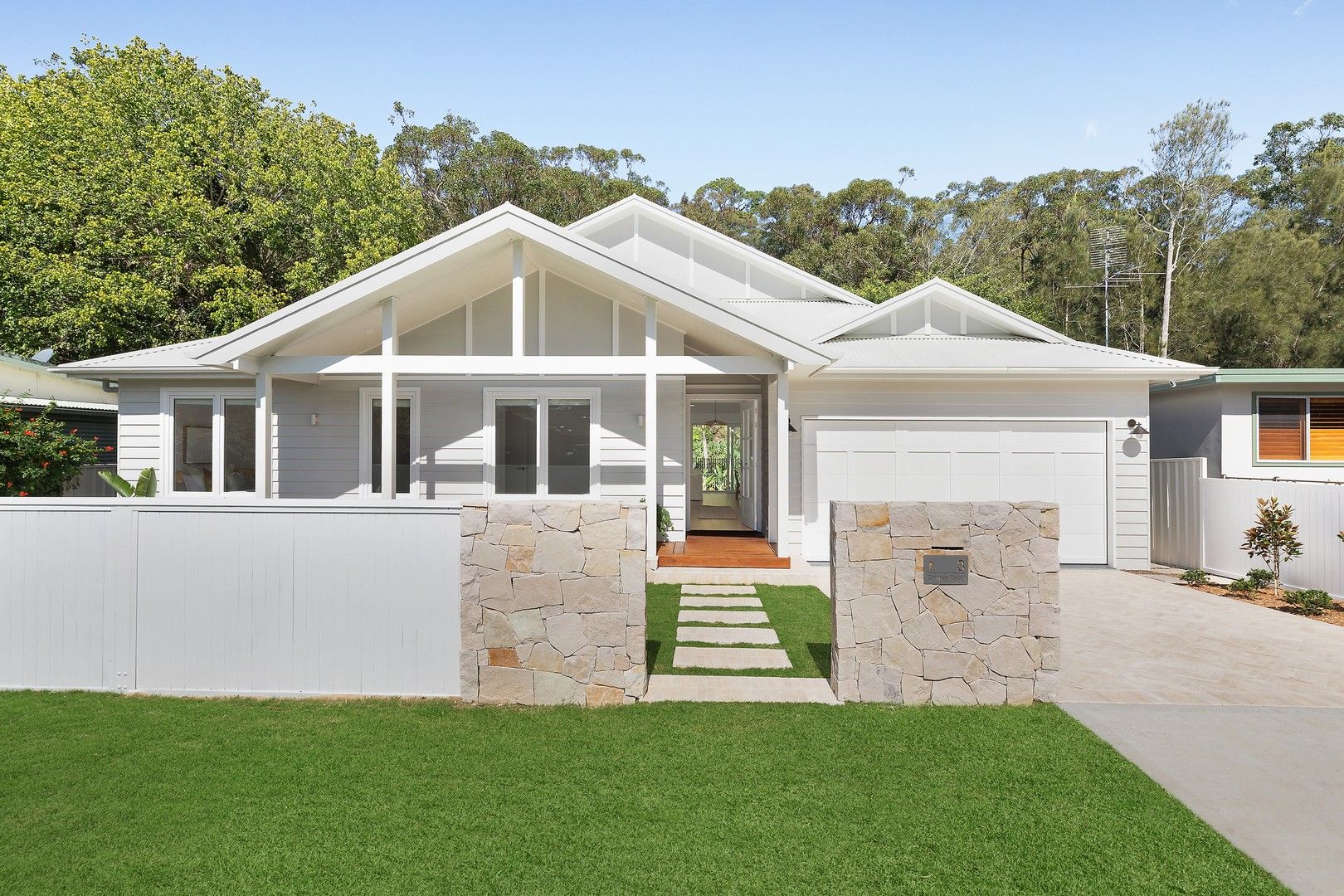 4 bedrooms House in 3 Cowper Road UMINA BEACH NSW, 2257