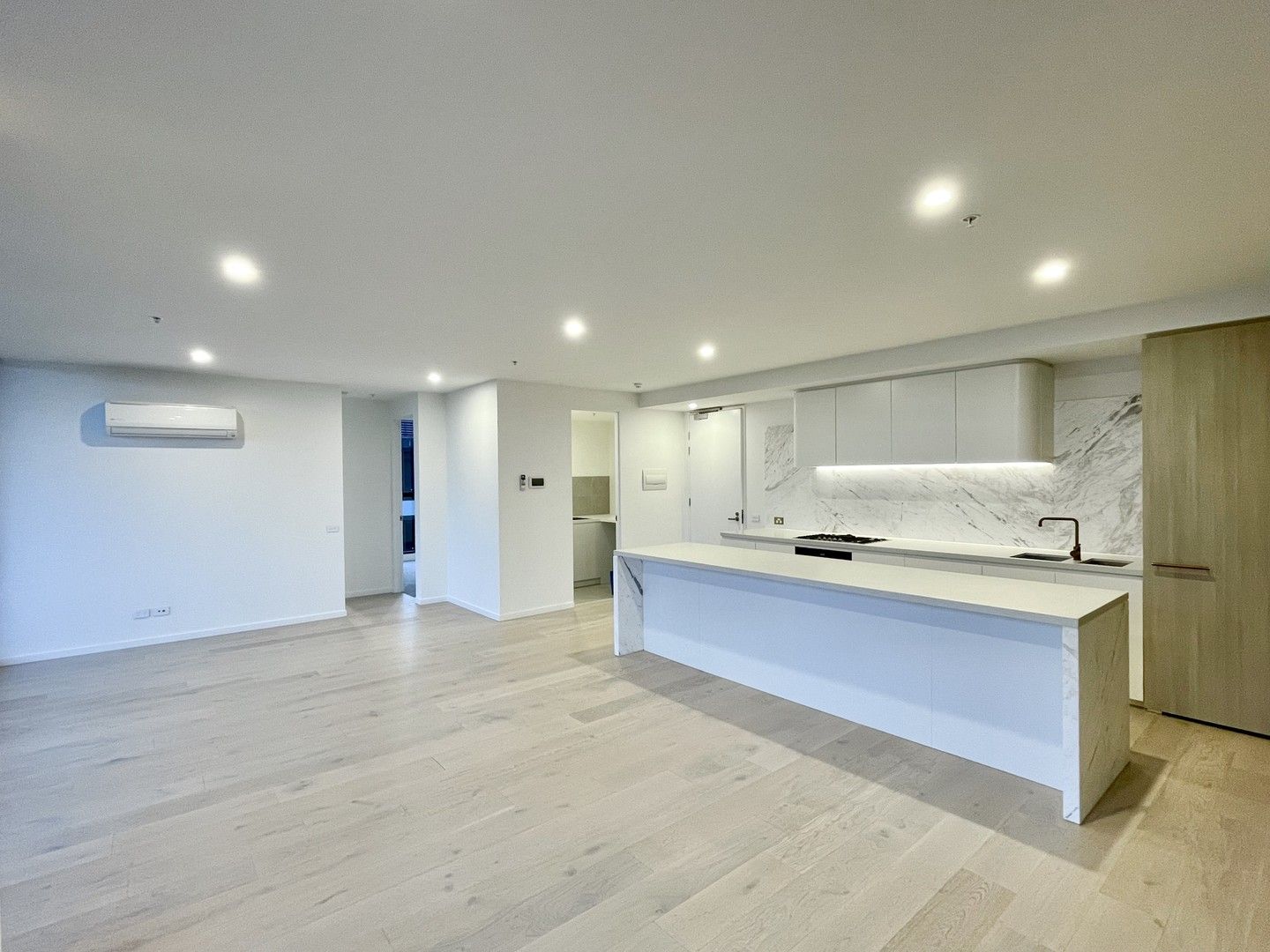 3 bedrooms Apartment / Unit / Flat in 1013/25 Osullivan Road GLEN WAVERLEY VIC, 3150