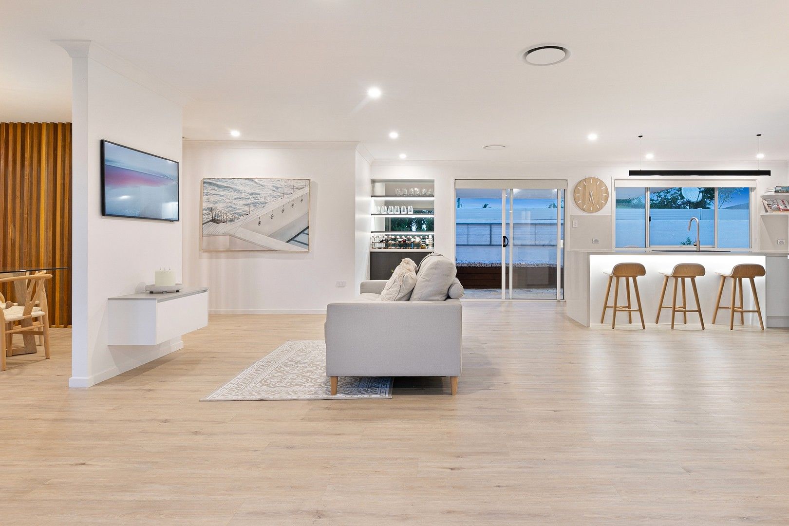 4 bedrooms House in 18 Furlong Street BROADBEACH WATERS QLD, 4218